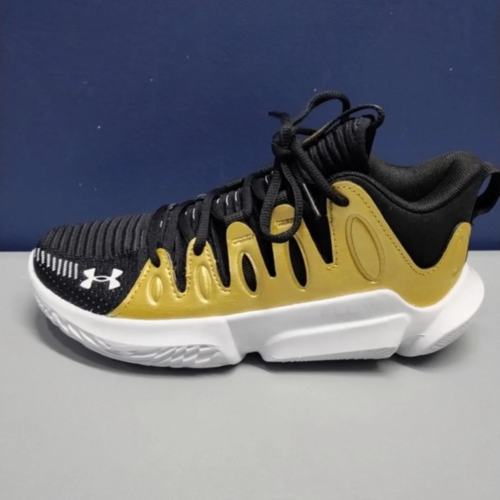 Under Armour Flow Breakthru 4 Basketball Shoes 6.5 Womens Black Gold 3026641-001
